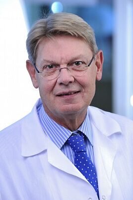 Arzt Rheumatologe Manuel Schretzmeier